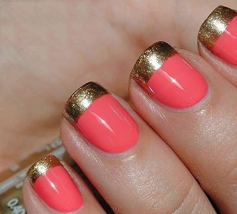 French manicure oro e corallo