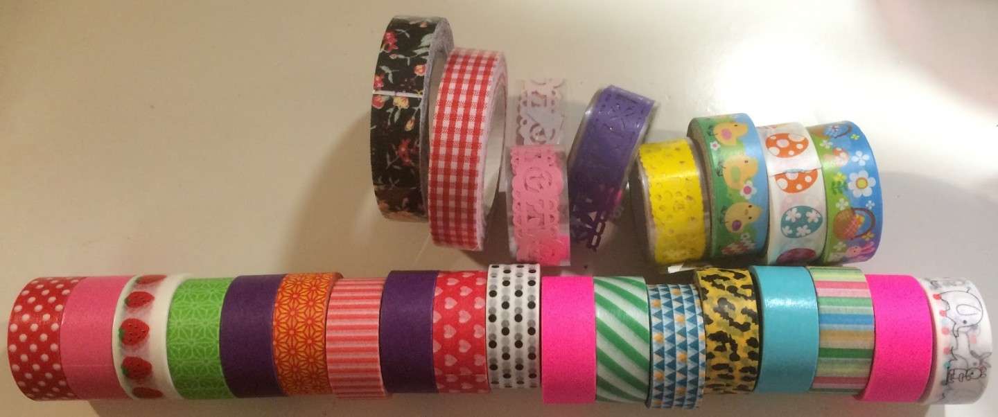 Diversi tipi di nastri adesivi colorati