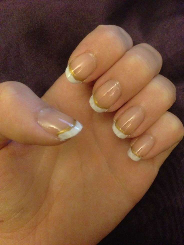 French manicure bianca e oro