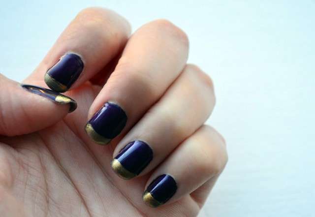 Gold french manicure con smalto purple