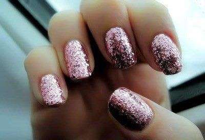 Nail art rosa glitterata