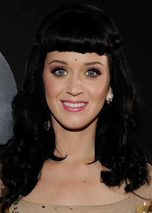 Occhi oro e labbra rosa per Katy Perry