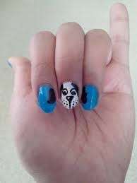 Divertente nail art blu con cagnolino