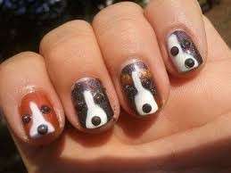 Nail art bicolore con cagnolini