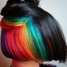 Caschetto nero e secret rainbow hair