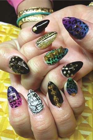 Particolare nail art di Britney Tokyo