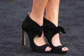 Sandali neri con fiocco alla caviglia