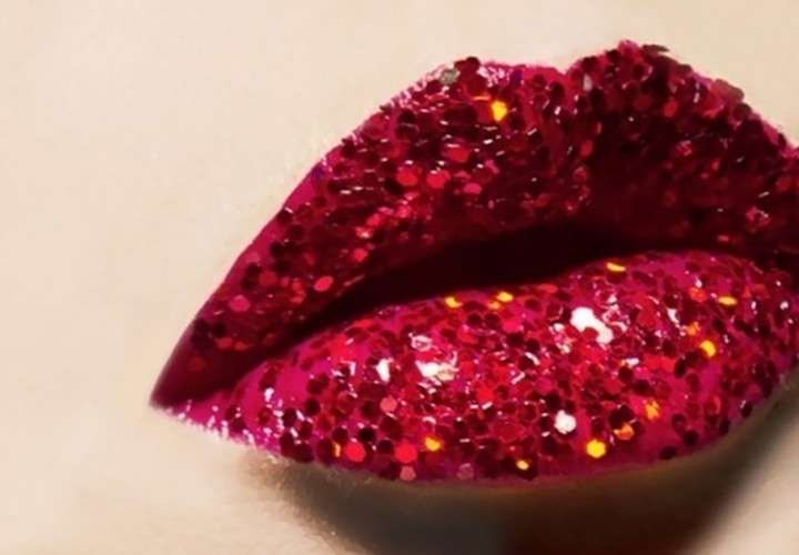Labbra con glitter rossi