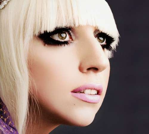 Lady Gaga con makeup nero