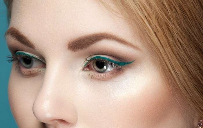 Makeup occhi con eyeliner verde smeraldo