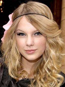 Taylor Swift con makeup boho