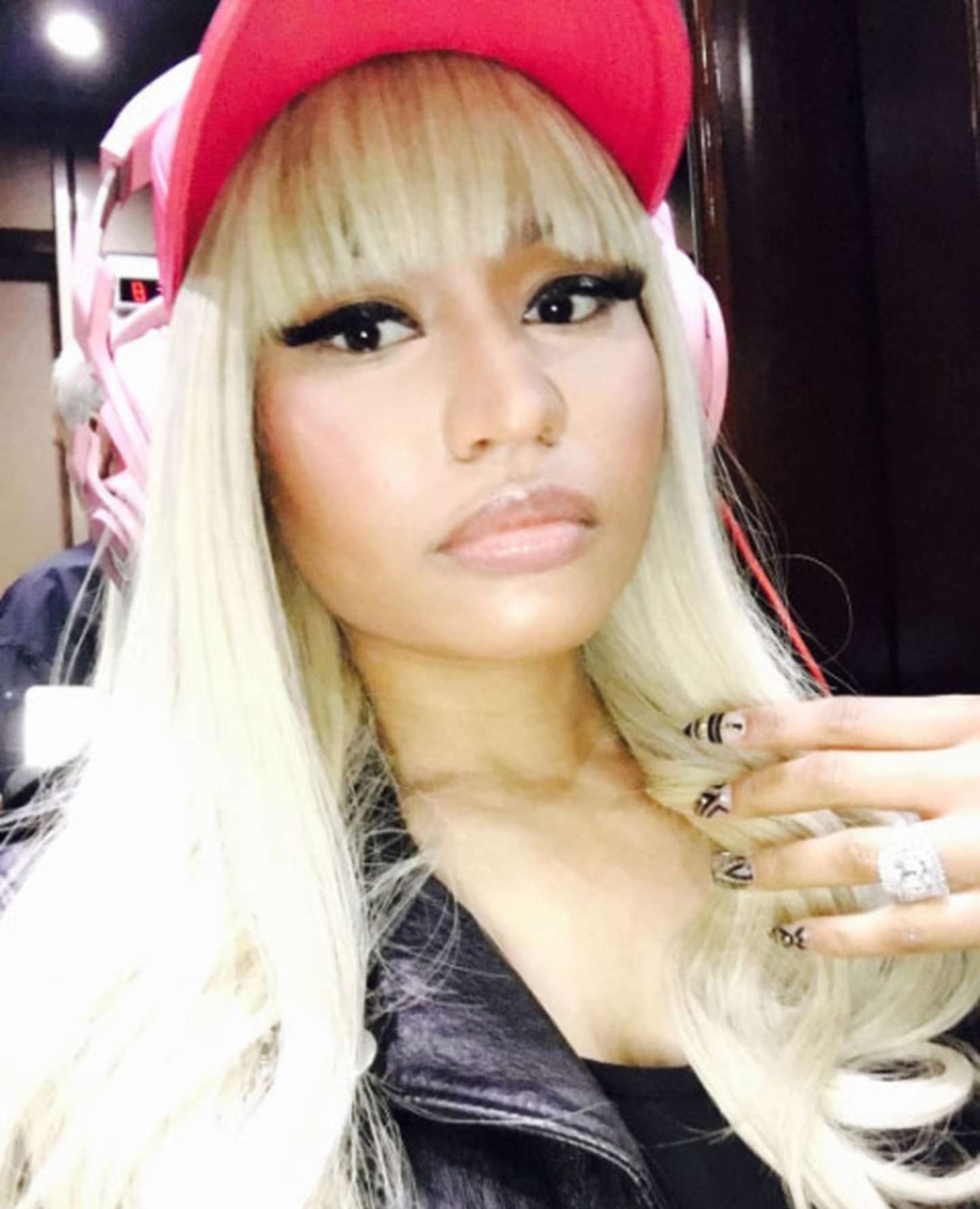 Selfie T-rex di Nicki Minaj
