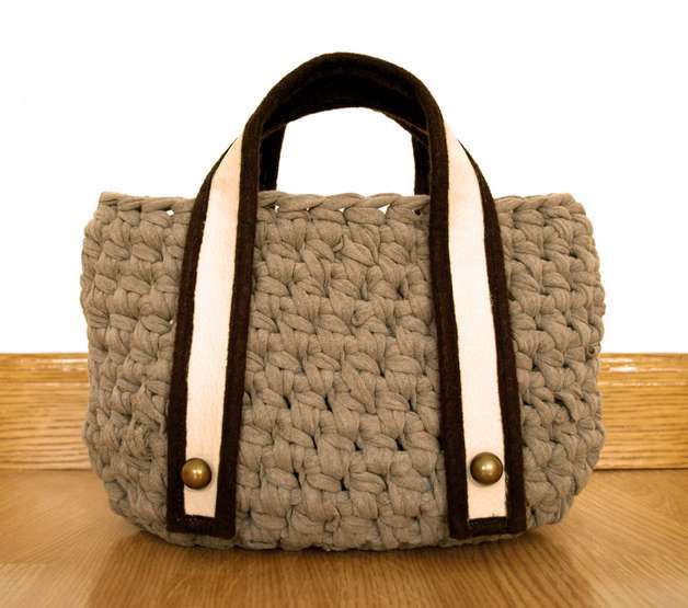 Originale borsa fatta a maglia