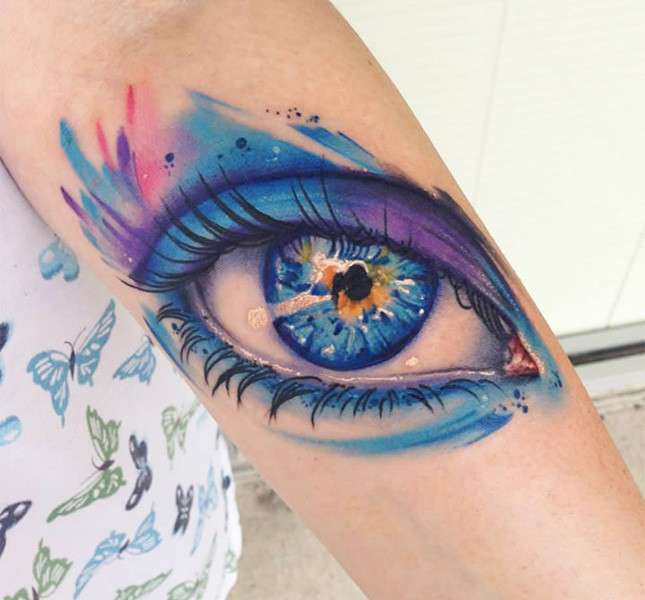 Tatuaggio watercolor con occhio