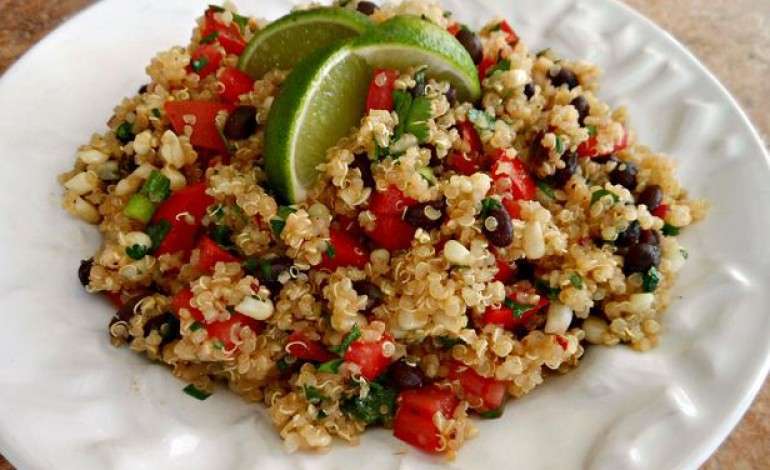 Insalata di quinoa e verdure