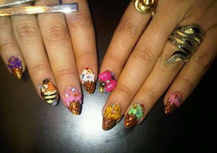 Nail art con dolci in 3D