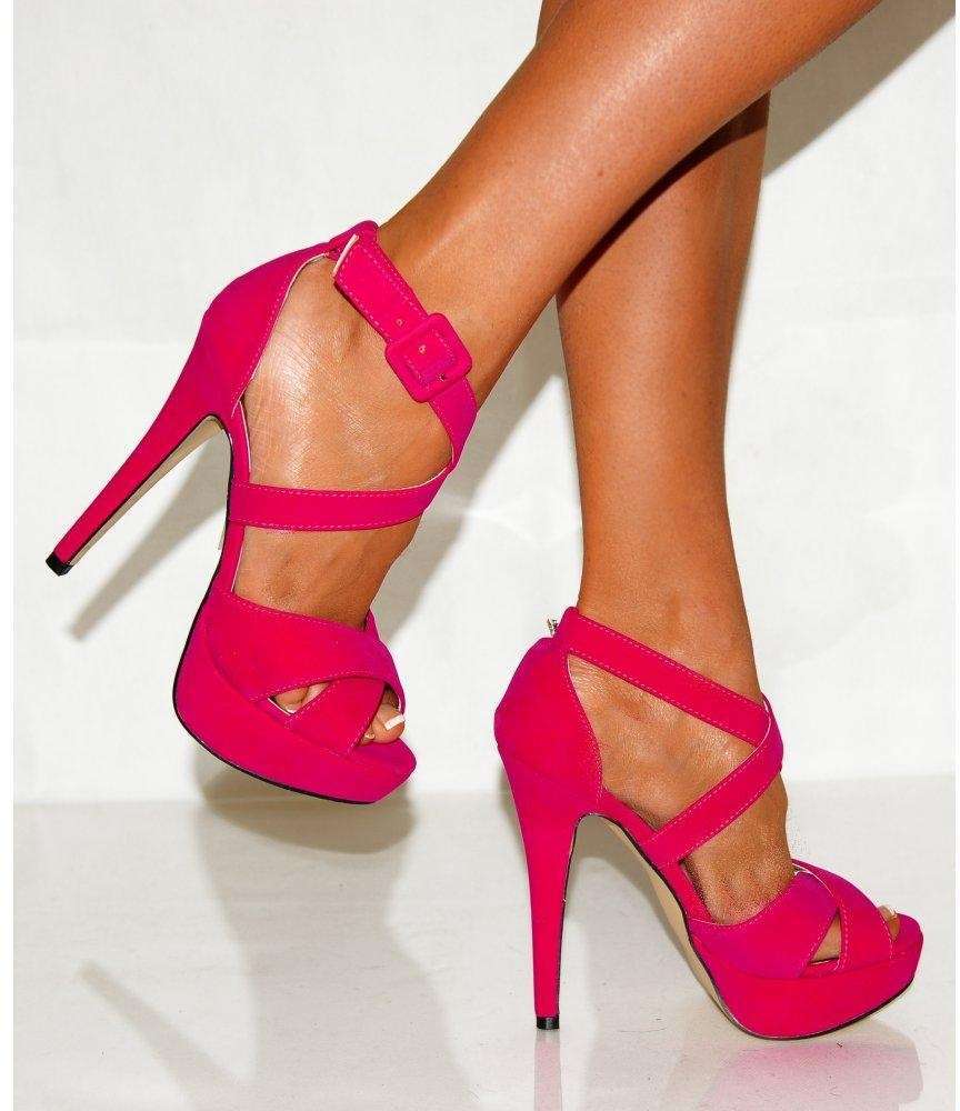 Sandali rossi con tacco stiletto e plateau