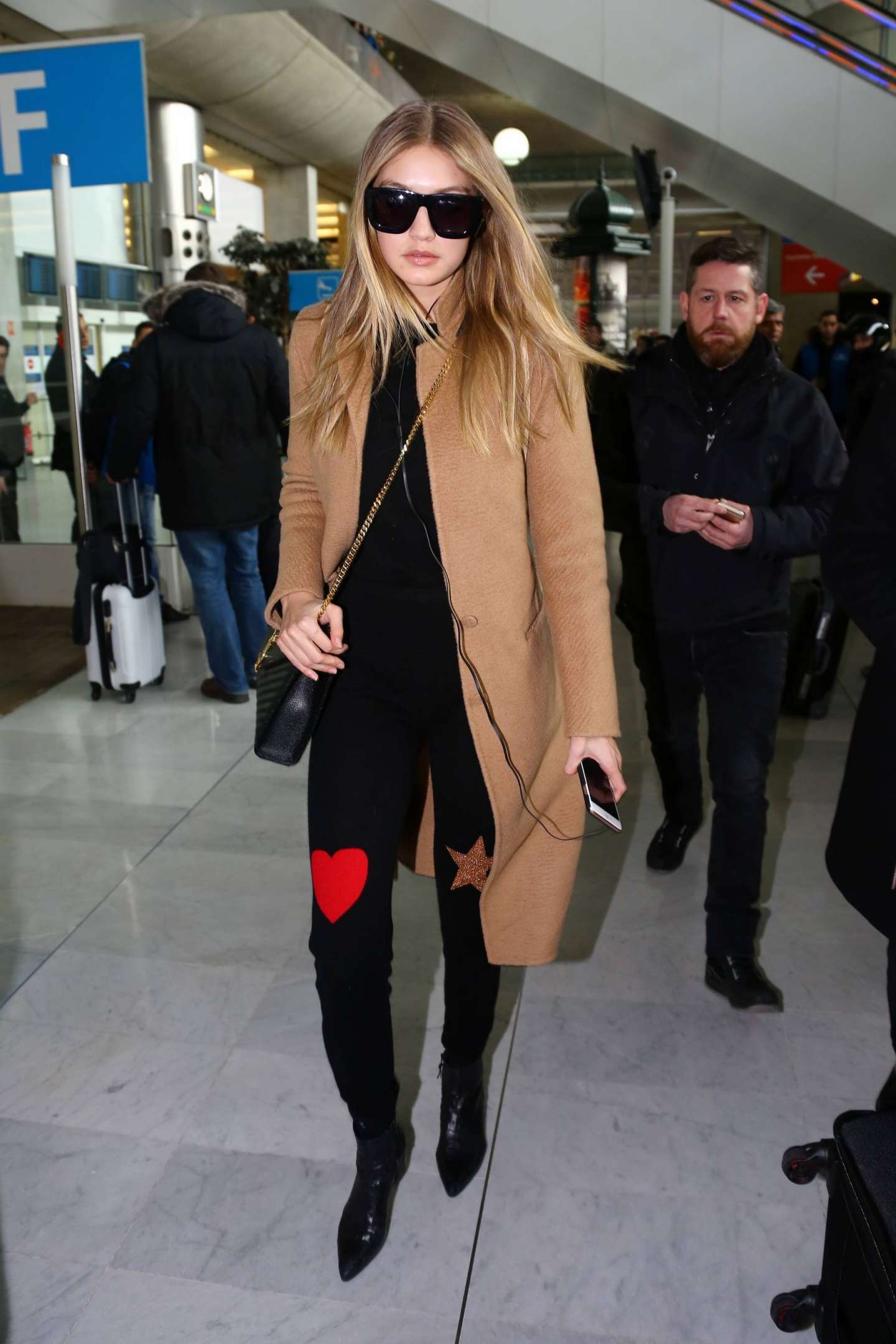 Gigi Hadid in aeroporto
