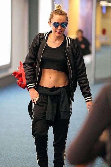 Miley Cyrus in aeroporto