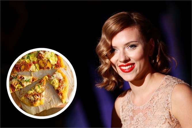 Scarlett Johansson e la pizza