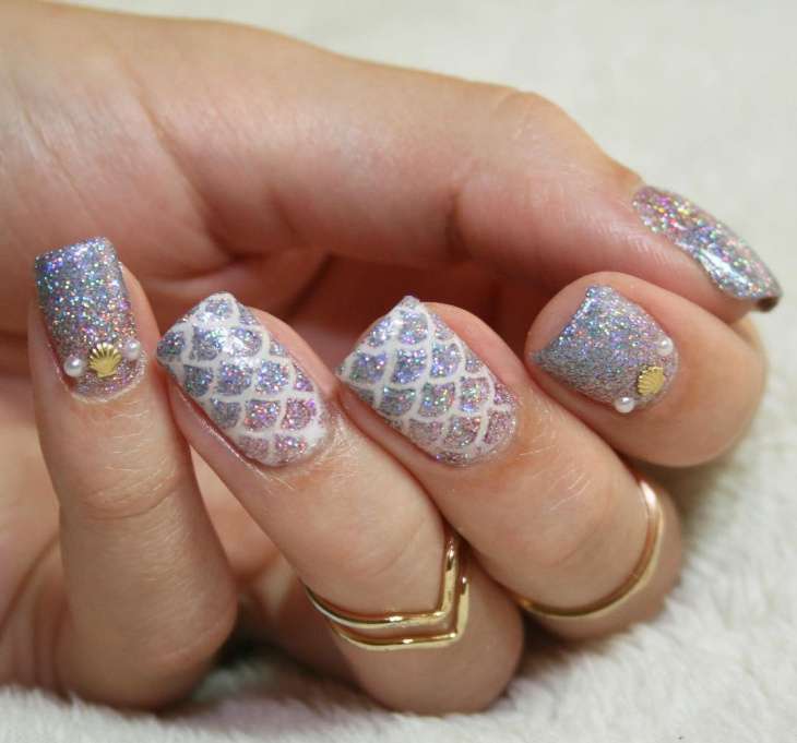 Mermaid nail art con applicazioni