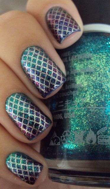 Mermaid nail art glitterata