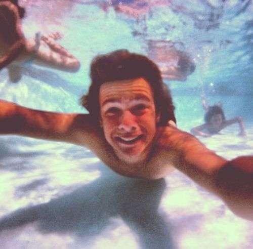 Brando Pacitto, un selfie sott'acqua