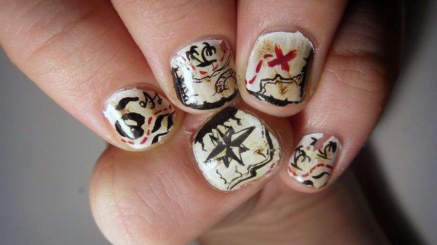 Nail art nerd sui pirati