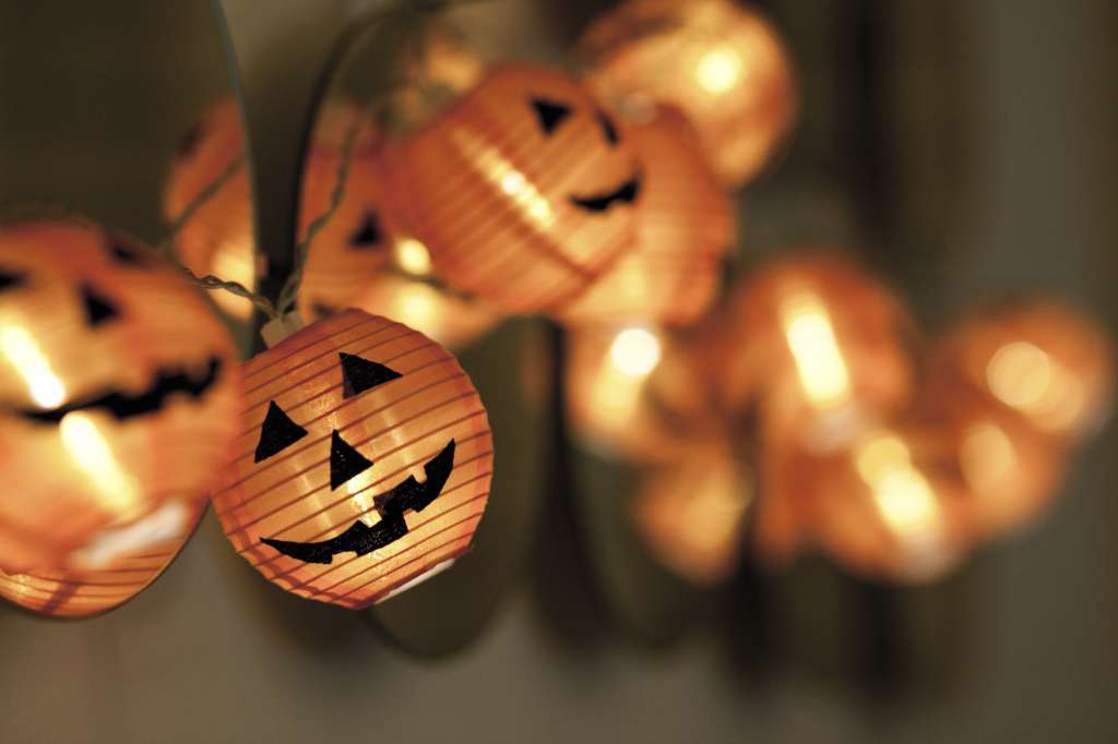 Lanterne luminose di Halloween
