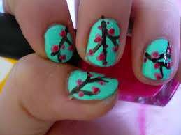 Nail art Tiffany con fiori di ciliegio