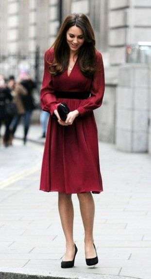 L'abito bordeaux di Kate Middleton