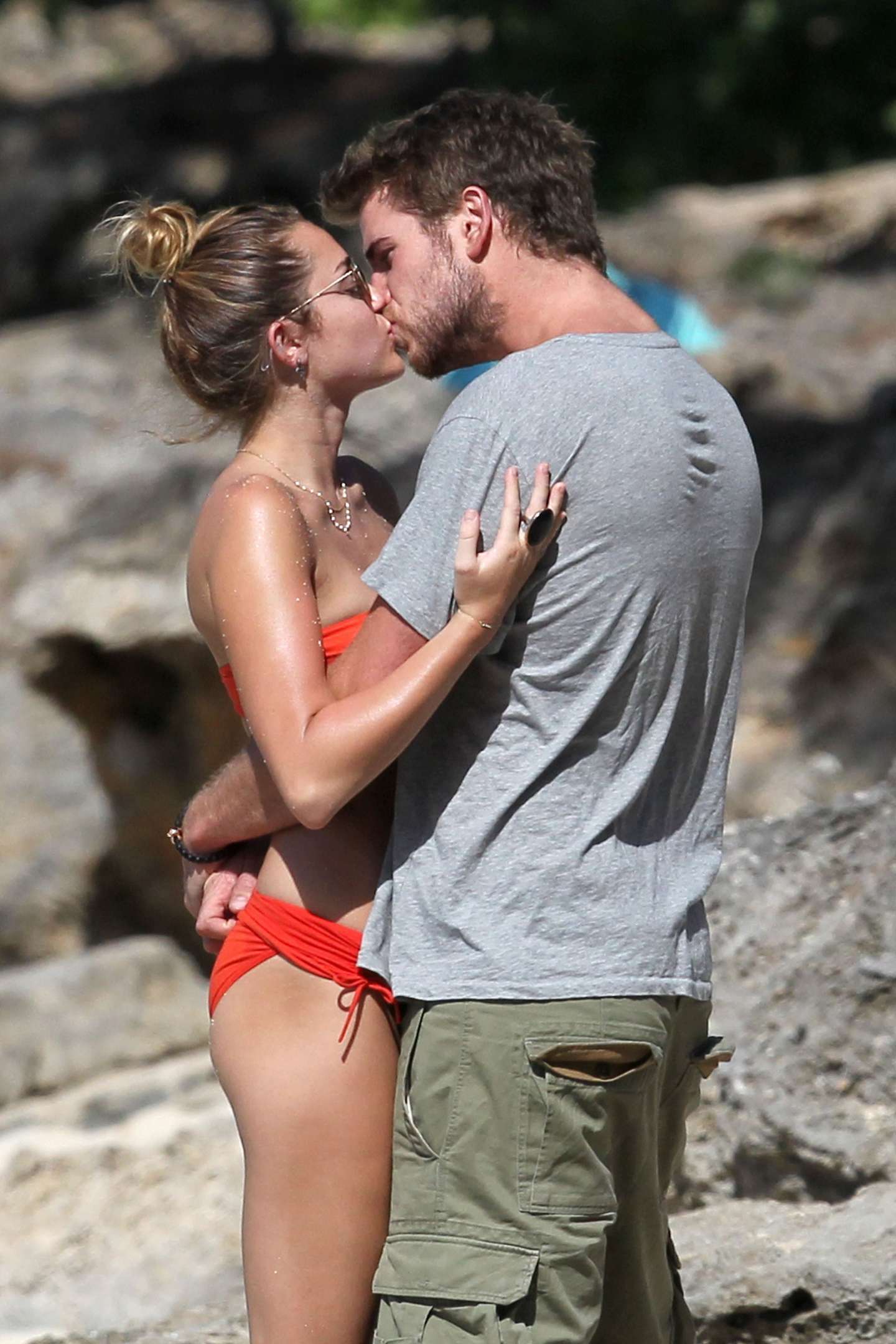 Il bacio di Liam Hemsworth e Miley Cyrus