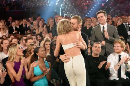 Il bacio di Taylor Swift e Calvin Harris