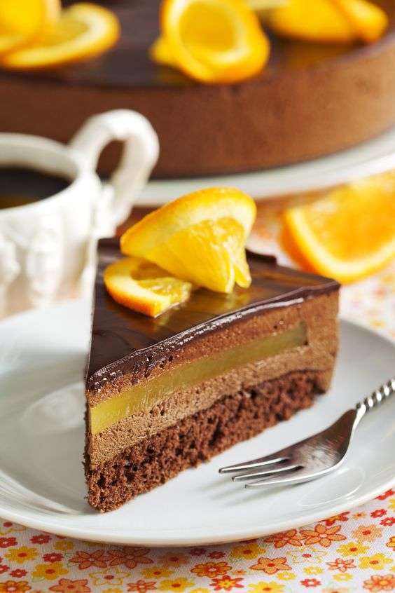 Torta con arancia e cioccolato fondente