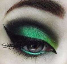 Makeup Greenery e eyeliner nero