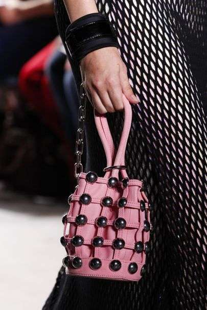 Mini bag rosa con borchie