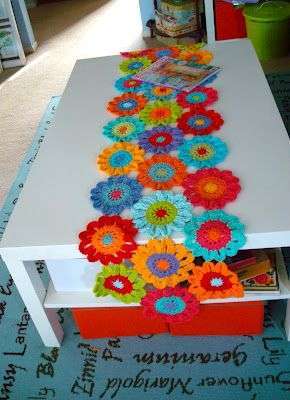 Centrotavola con fiori crochet