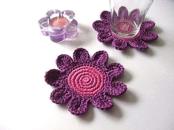 Sottobicchiere con fiori crochet