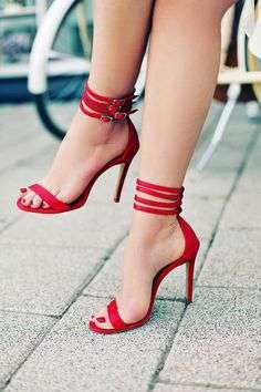 Sandali rossi con tacco a spillo