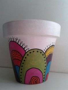 Vaso decorato con cactus colorati