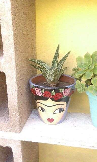 Vaso decorato con volto di geisha