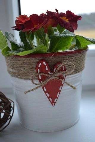 Vaso decorato in modo romantico