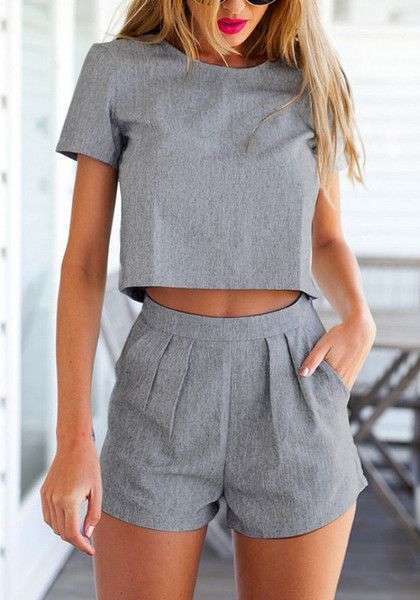 Look total grey con shorts per l