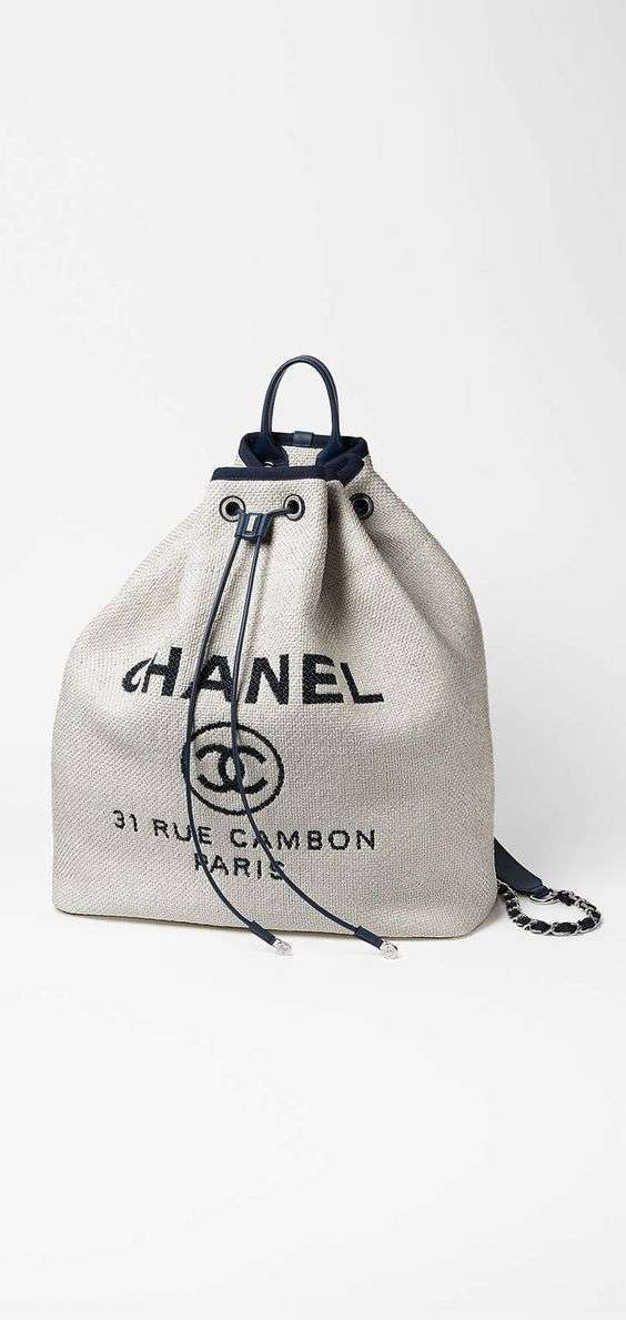 Zainetto in tessuto beige di Chanel