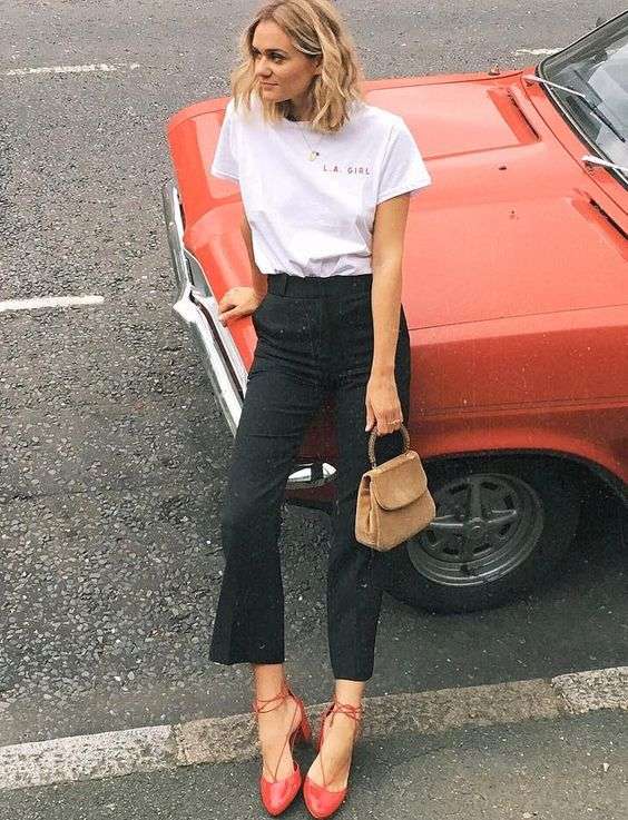 Cropped flare jeans con ballerine