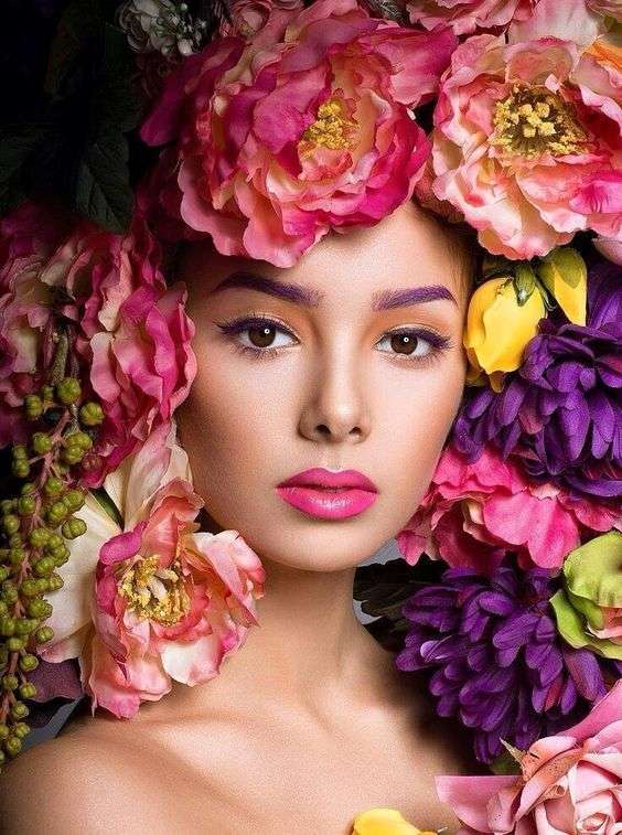 Makeup tropicale rosa e viola