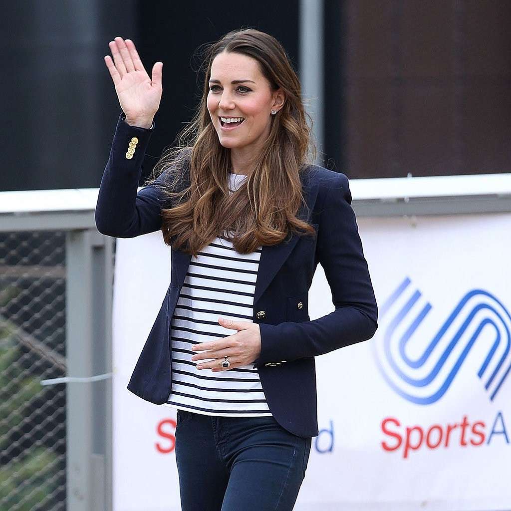 Kate Middleton con maglia a righe