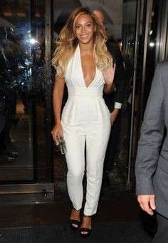 Beyonce con la tuta bianca