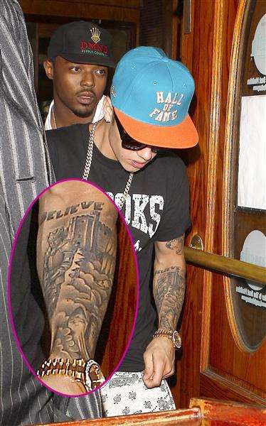 Tutti i tatuaggi di Justin Bieber