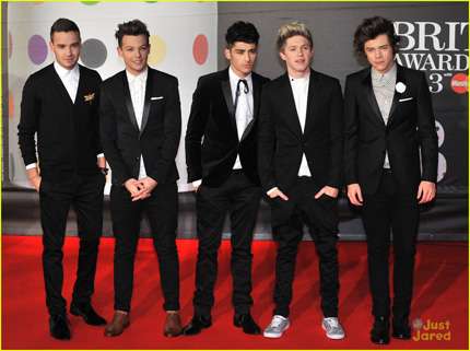 One Direction ai BRIT Awards 2013: foto dal red carpet